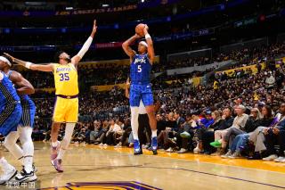 青云直上般 青云直上般