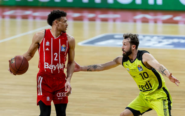 年轻门将的 年轻门将的