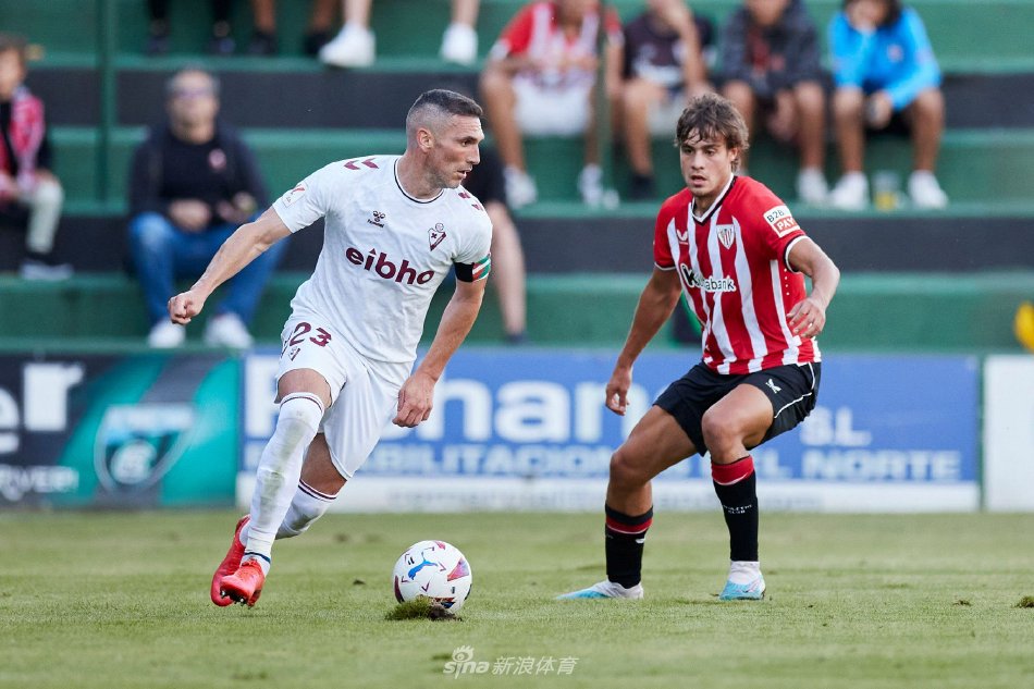 色刚亮相 色刚亮相