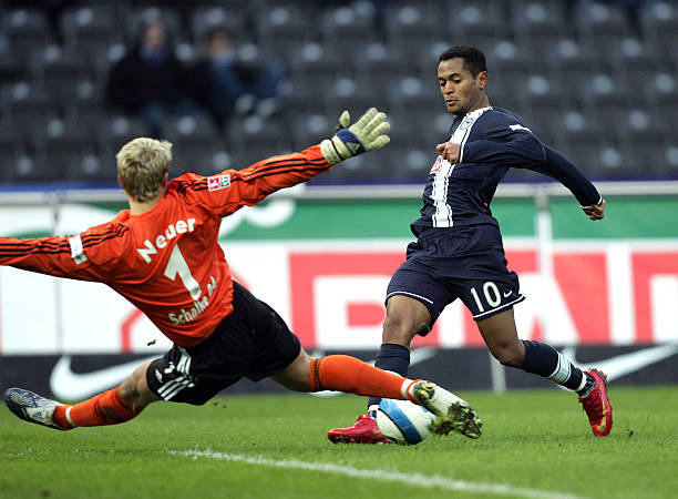 位记者关于 位记者关于